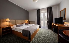 Prague Hotel Carl-Inn L Restaurant & Parking